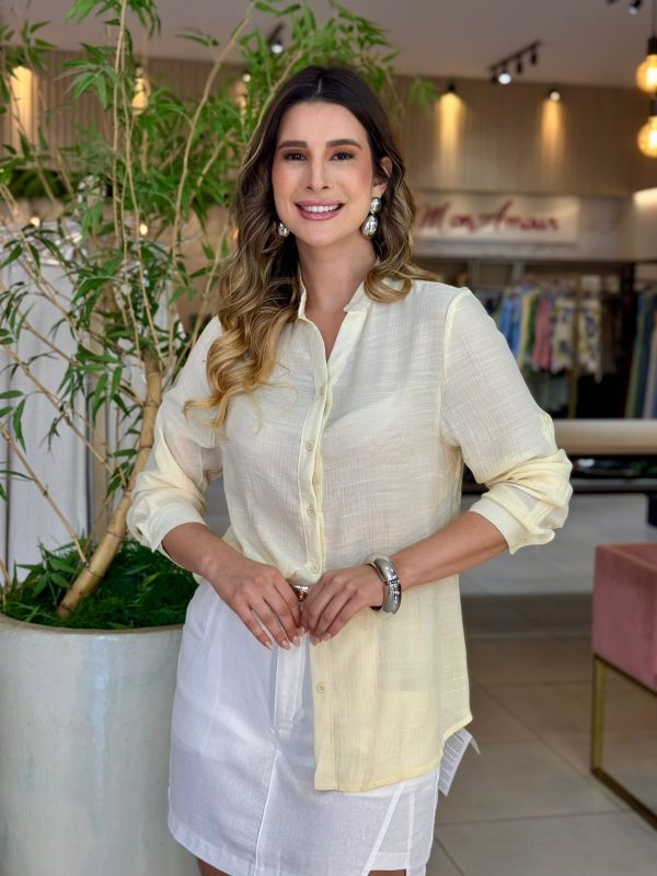 camisa linho amarela